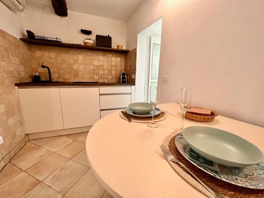 Un Petit Coin Proche De La Mer Menton Exterior foto
